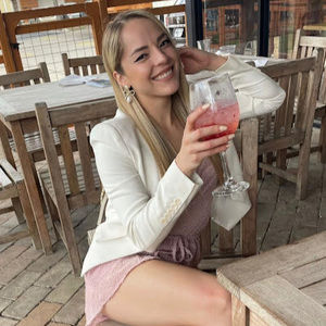 Meet your Posher, Emma